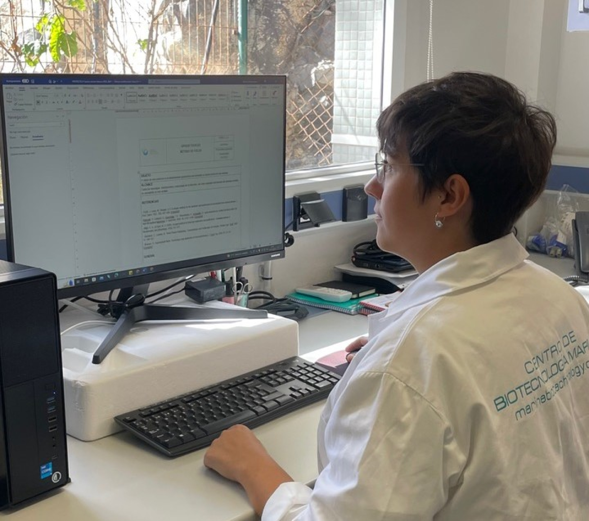 Tamara Anahí Terceras Aguer Brilla en Investigación de Microalgas durante Investigo 2022