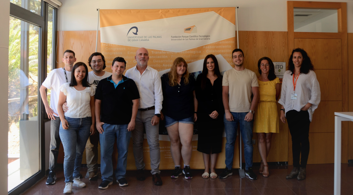 La primera promoción de Primera Experiencia Profesional en las AAPP de Canarias finaliza sus prácticas y se despiden de la FCPCT