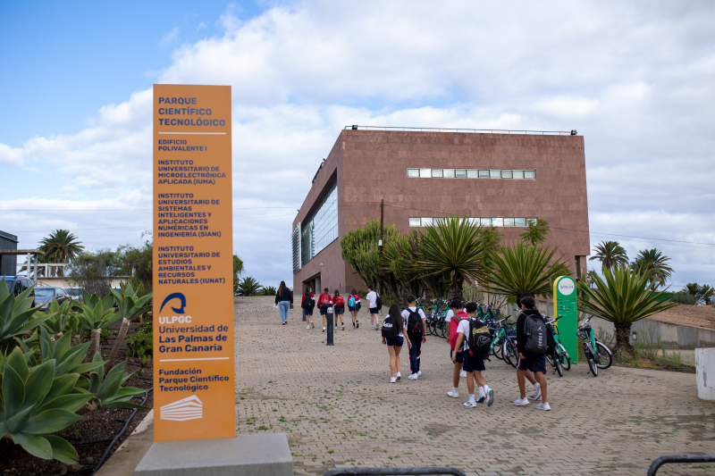 La FPCT-ULPGC acerca la investigación universitaria al alumnado del CEIPS Nuestra Señora del Rosario