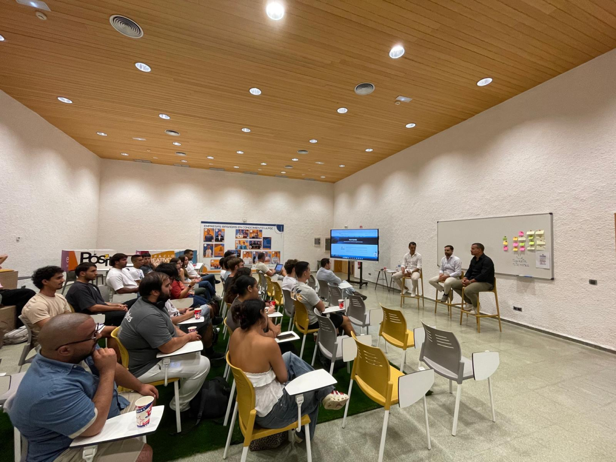 LA TERCERA EDICI&Oacute;N DE &laquo;PIZZA BITES&raquo; RE&Uacute;NE A M&Aacute;S DE 30 PERSONAS PARA ACERCAR EL EMPRENDIMIENTO A LA COMUNIDAD UNIVERSITARIA